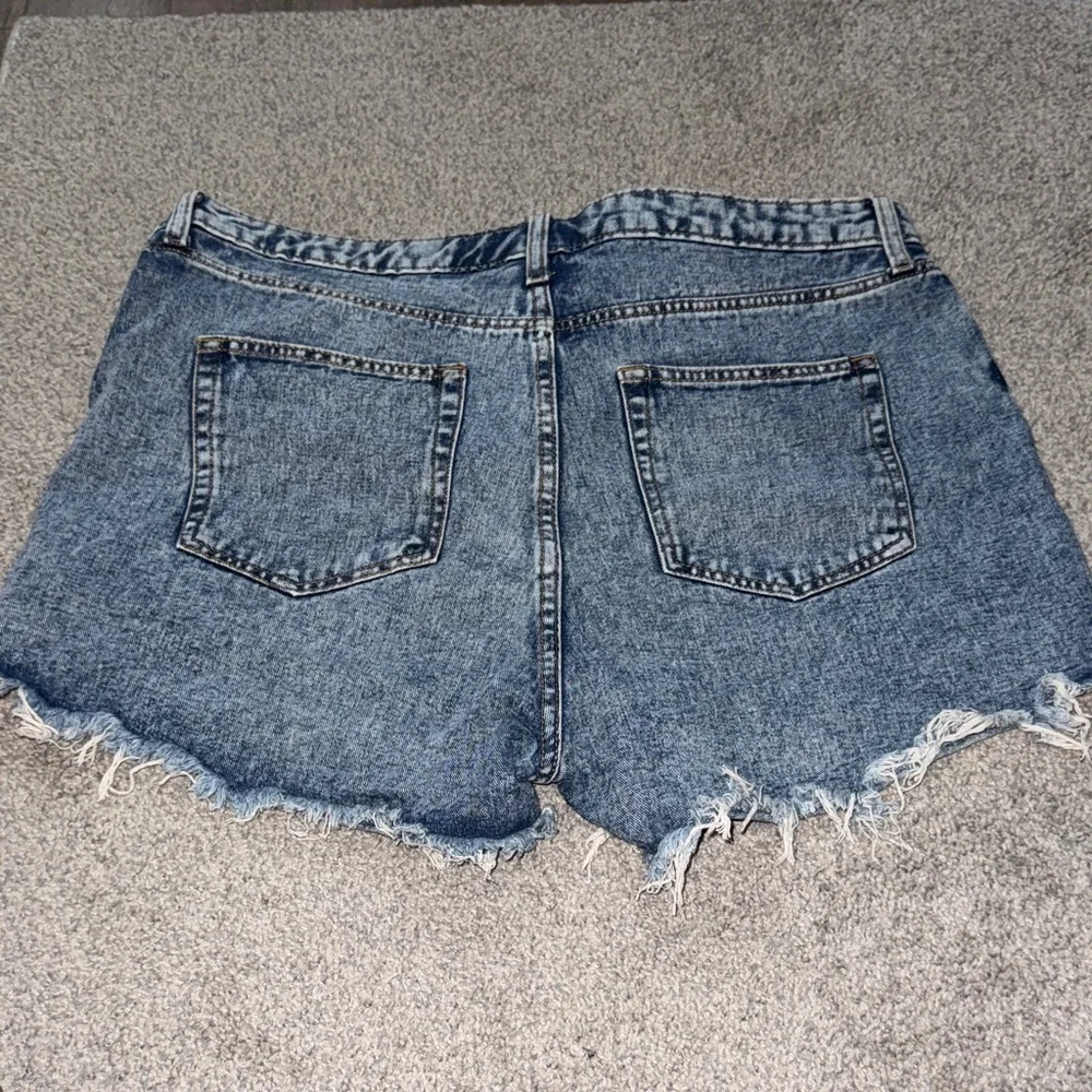 Wild Fable Blue Distressed Jean Shorts - Picture 4 of 7